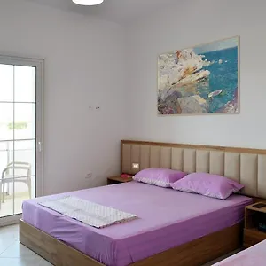  Hotel Luelfa Albania